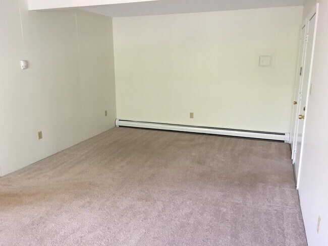 Building Photo - 3981 Brown Ave