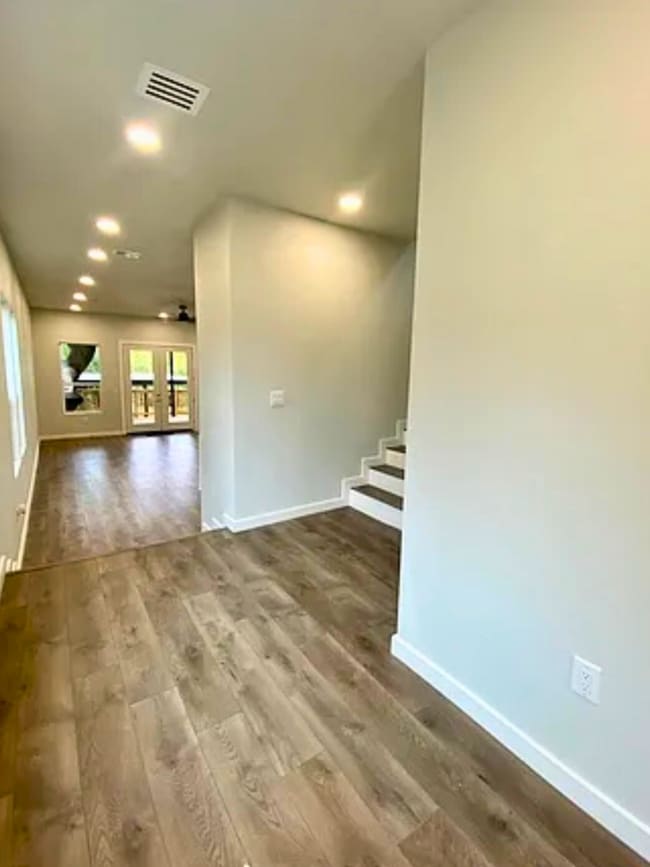 Building Photo - 427 Natalen Ave