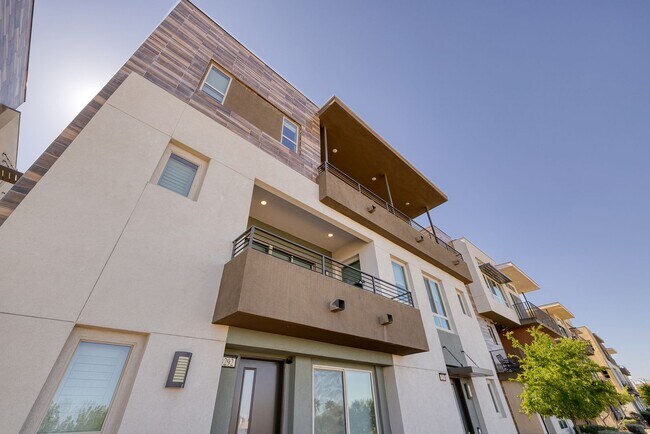 Primary Photo - 55 or Older - Guard Gated Community in Sum...