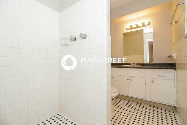 Building Photo - 3 Bedroom Pet-Friendly Home in Memphis, TN with Main Street Renewal