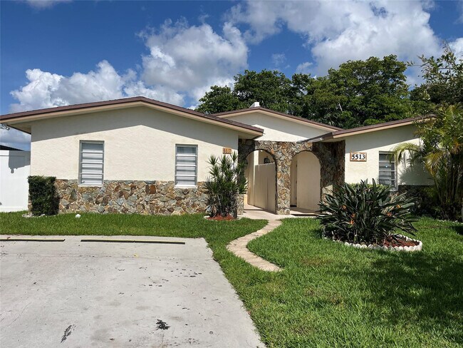Building Photo - 5517 SW 24th Ave