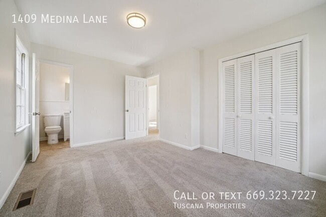 Building Photo - 1409 Medina Ln