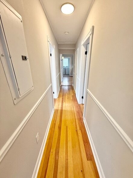 Building Photo - 18 Salina Rd