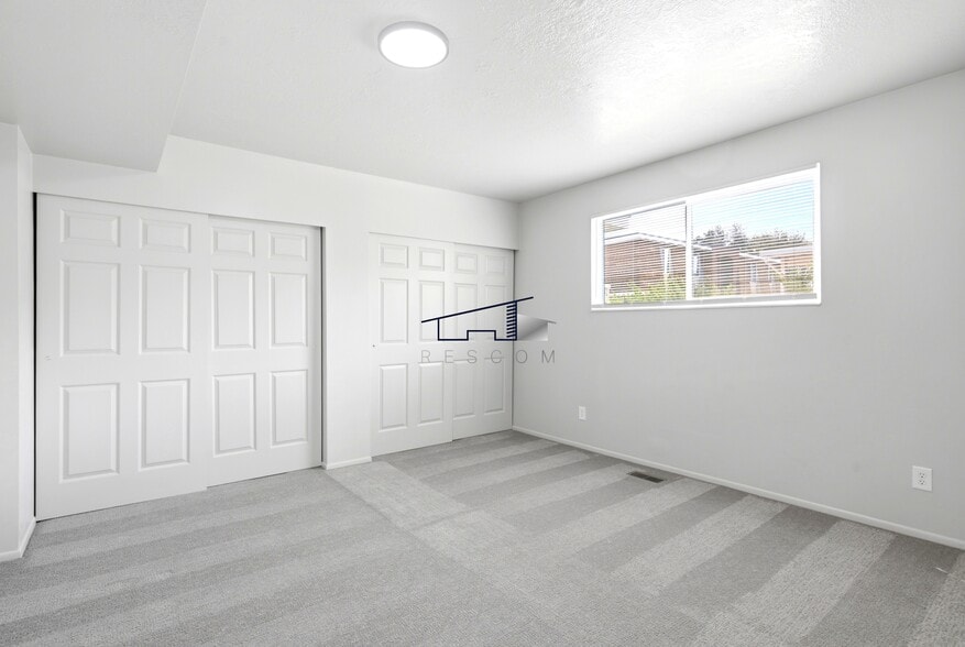 Building Photo - 445 W 4900 S