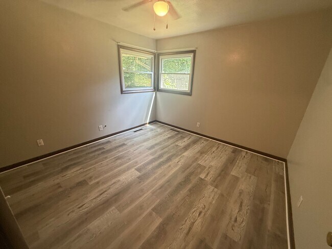 Building Photo - 2389 Hollands Grove Rd