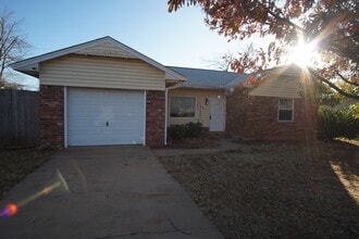 Building Photo - 3108 Gwendolyn Ln
