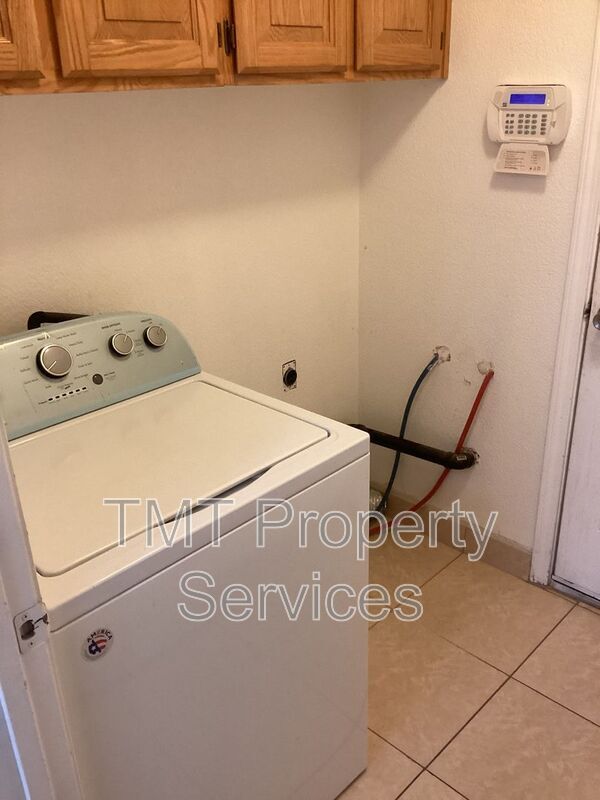 Building Photo - 8587 New Island Way