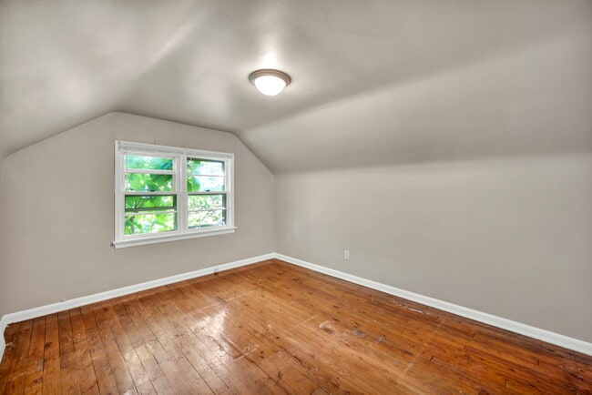 Building Photo - 10401 Way Ave