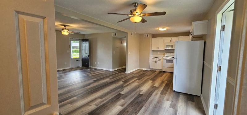 Building Photo - 620 Kristen Cir