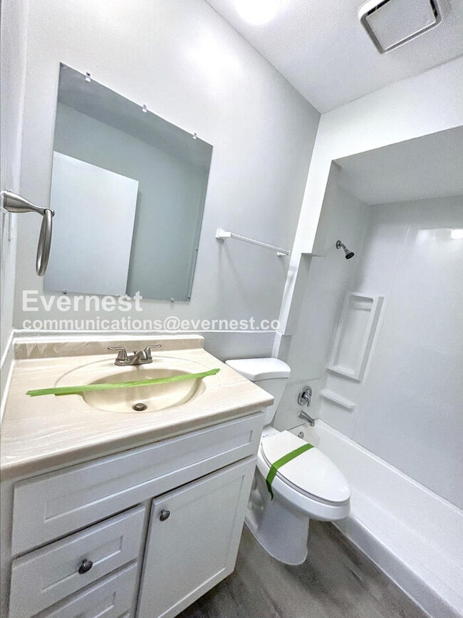 Building Photo - 12465 Shoreside Dr