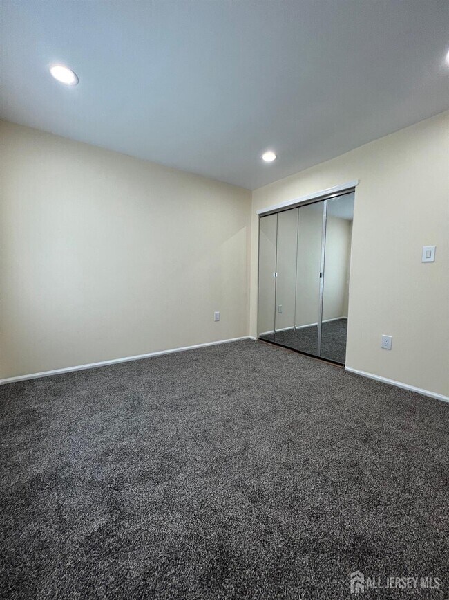 Building Photo - 436 Northam Dr