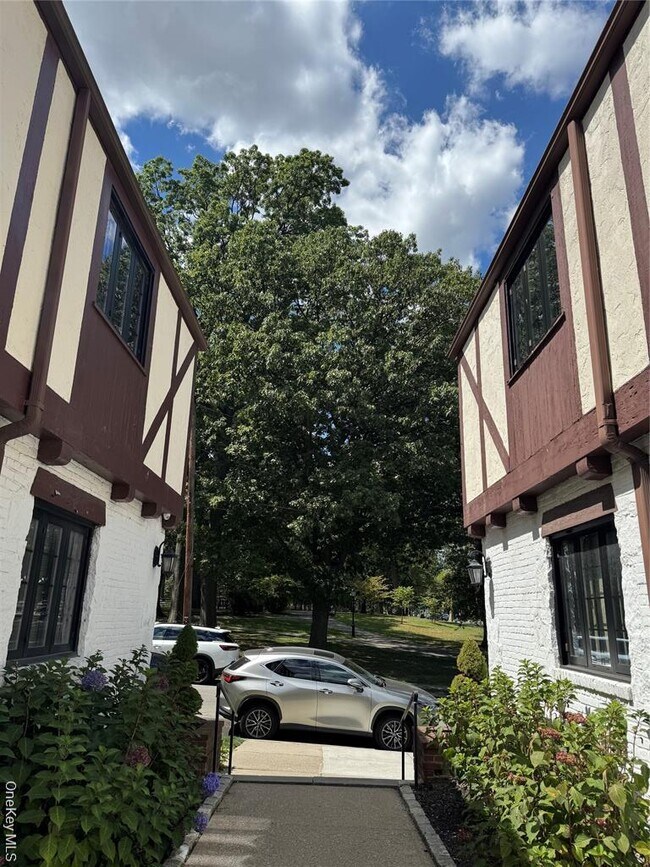 Primary Photo - 29-07 159th St