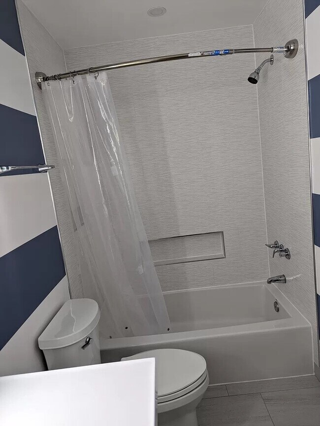 Building Photo - 5708 Governors Pond Cir