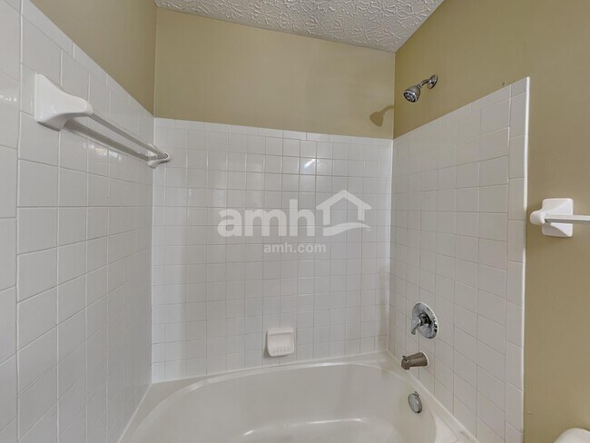 Building Photo - 160 Harvard Loop