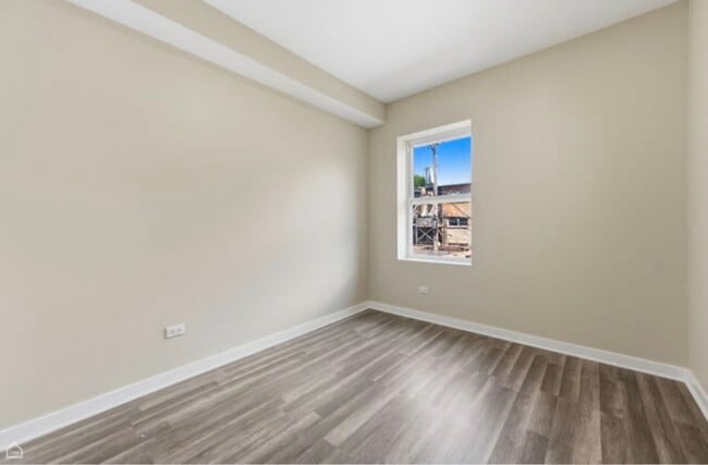 Building Photo - 7741 S Phillips Ave