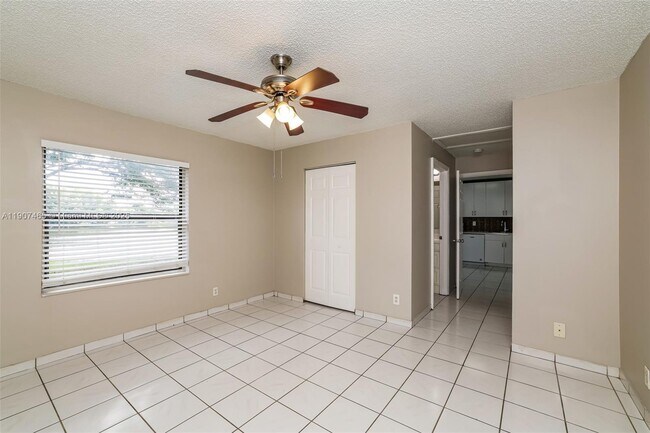 Building Photo - 5168 Edgecliff Ave