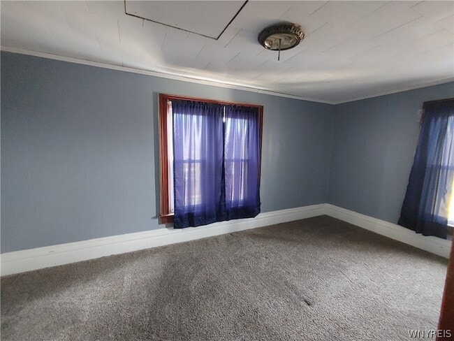 Building Photo - 770 Lake Rd