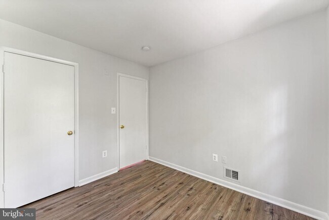 Building Photo - 15001 Cherrydale Dr