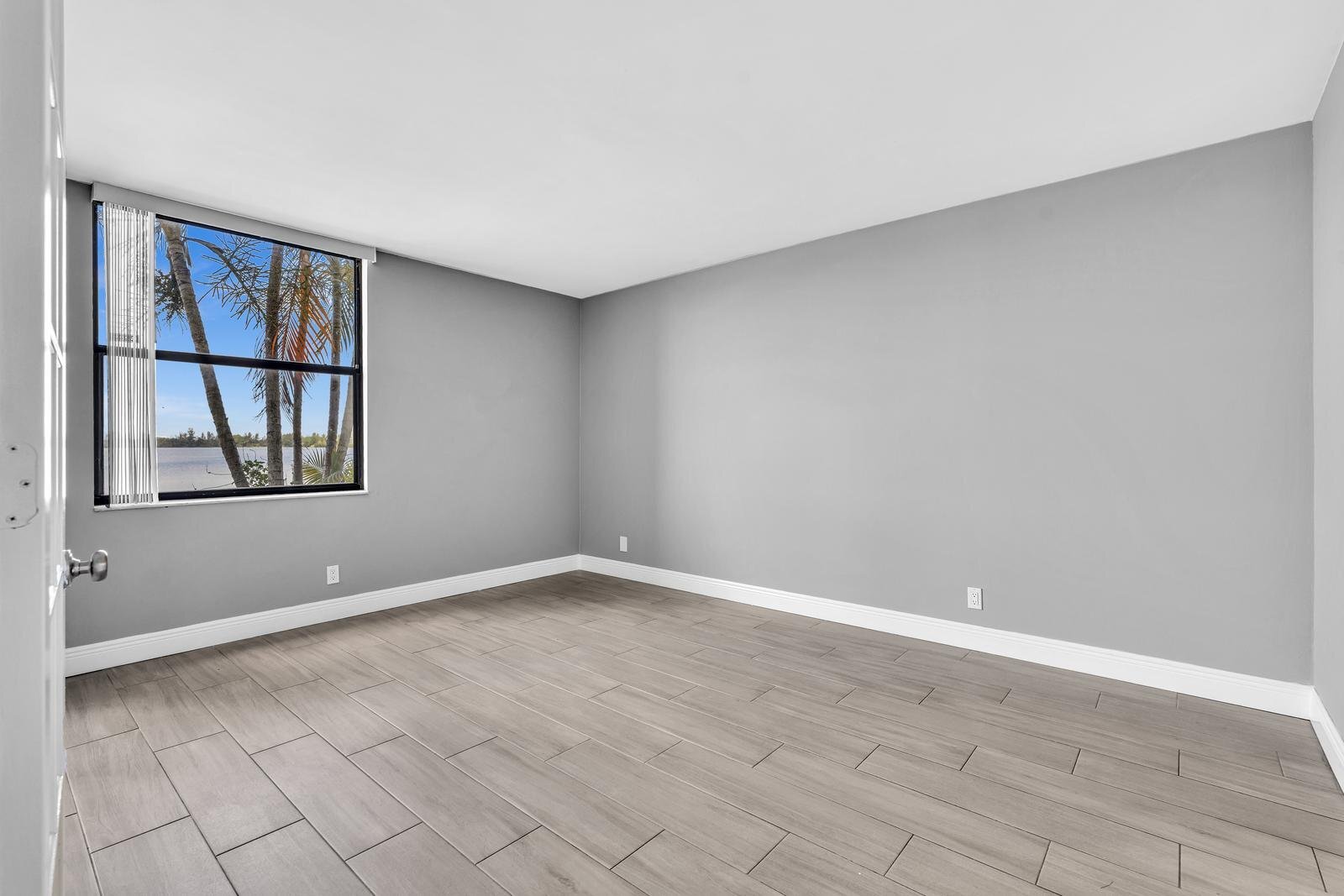 Building Photo - 109 Lake Emerald Dr