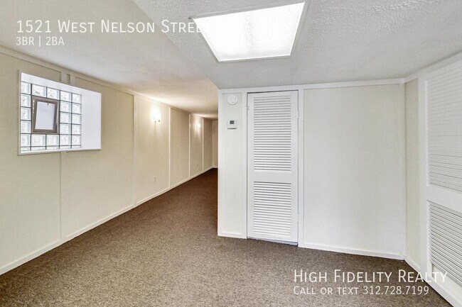 Building Photo - 1521 W Nelson St