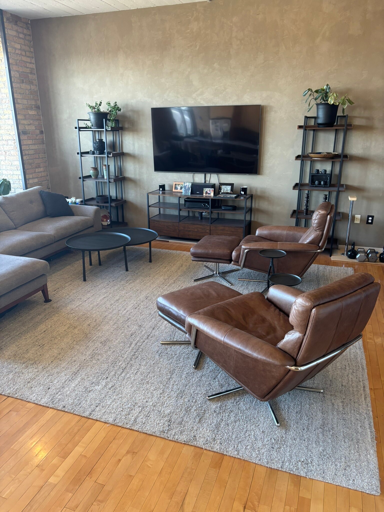 Building Photo - 290 Market St