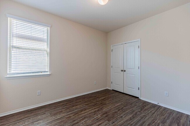 Building Photo - 11219 Pomona Park