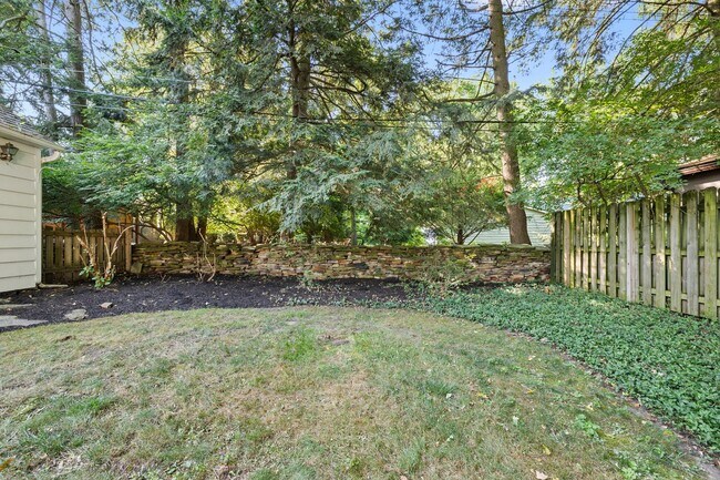 Building Photo - 181 Amazon Pl