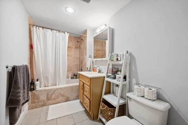 Building Photo - 12 Foster St