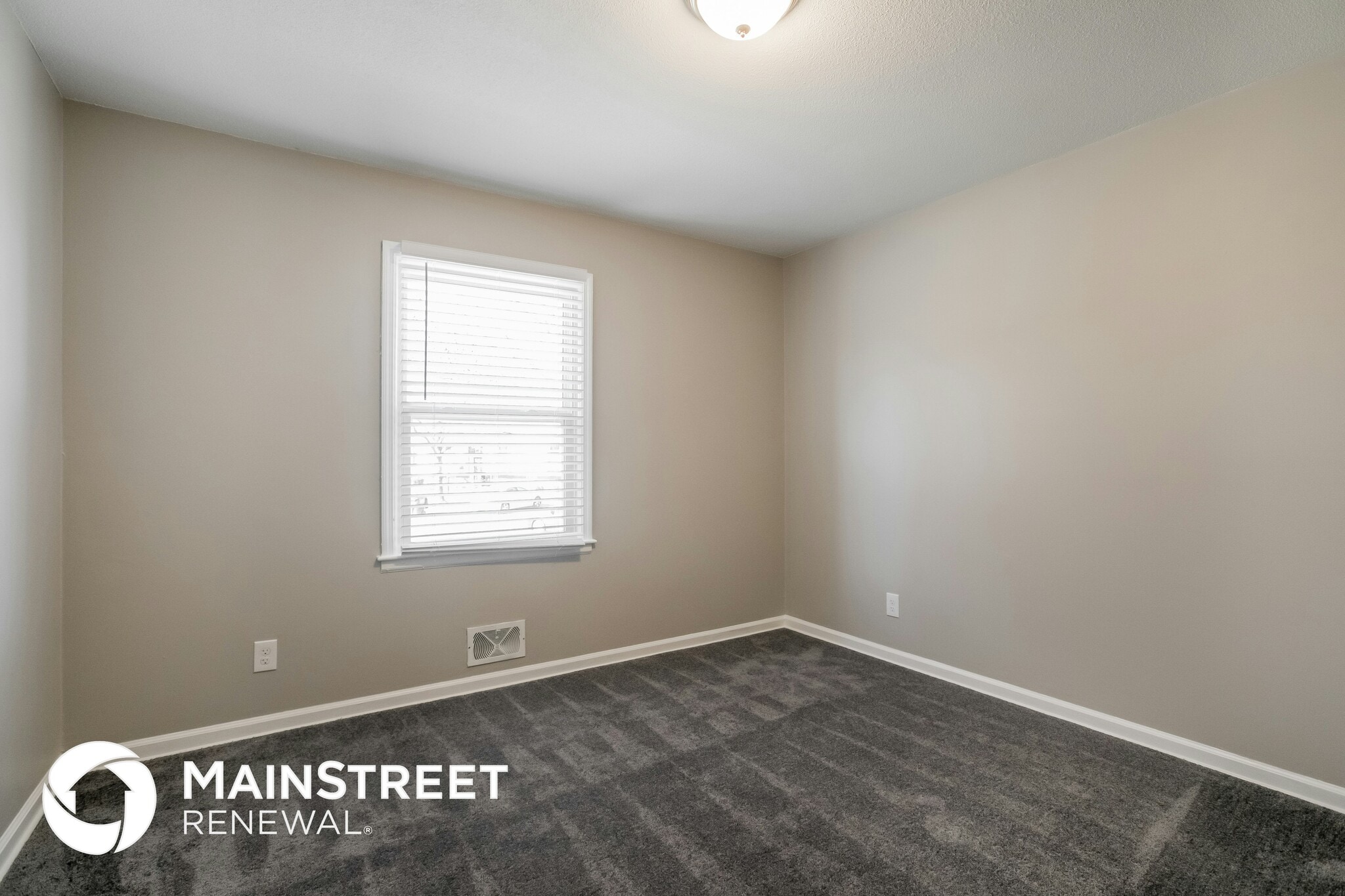 Building Photo - 12701 Crystal Ave