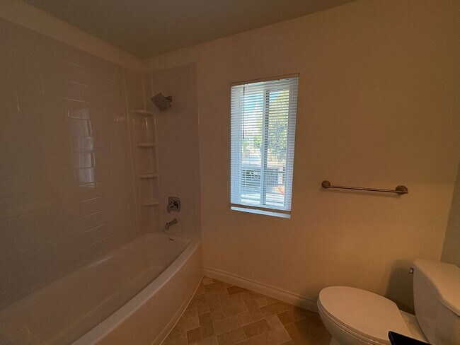 Building Photo - 7405 Charmant Dr