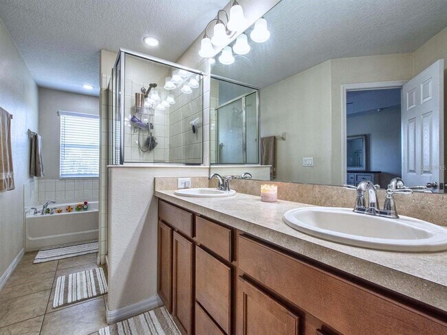 Building Photo - 2120 Rookery Ln