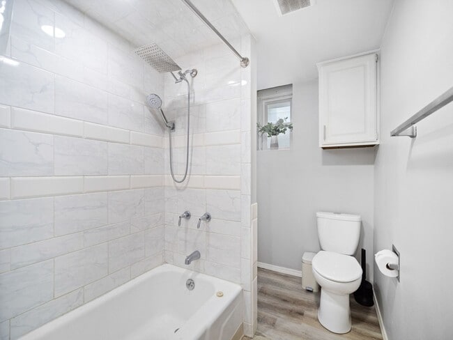 Building Photo - Cozy 2-Bed/1-Bath in Historic Browne’s Add...