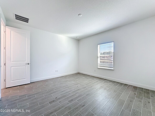 Building Photo - 289 Pentwater Rd