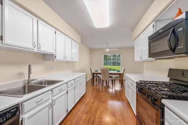 Building Photo - 453 Village Creek Dr