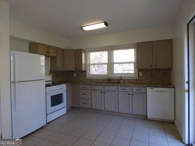 Building Photo - 1615 Tallulah St NW