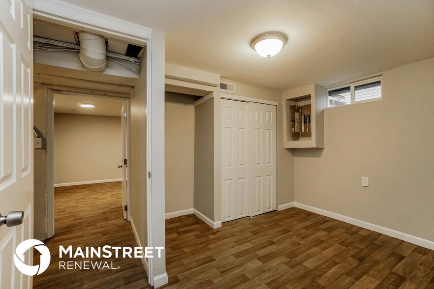 Building Photo - 2084 Belcher Dr