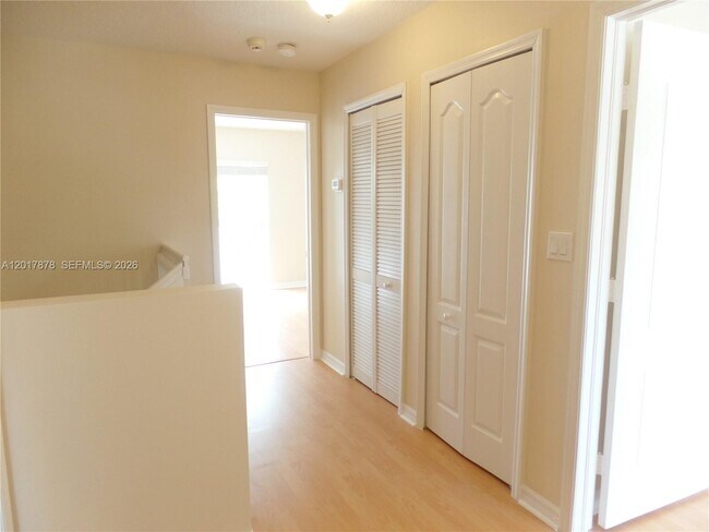 Building Photo - 12907 SW 28th Ct