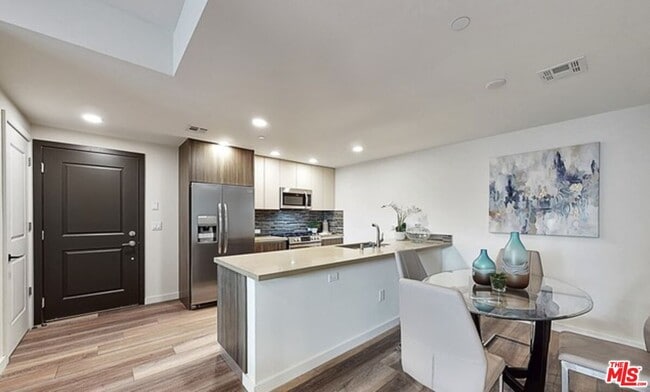 Building Photo - 1070 S Bedford St