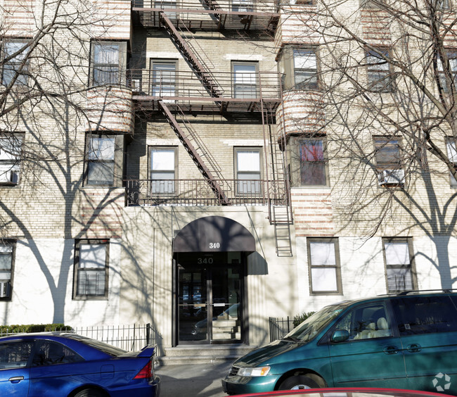 Building Photo - 340 E Mosholu Parkway