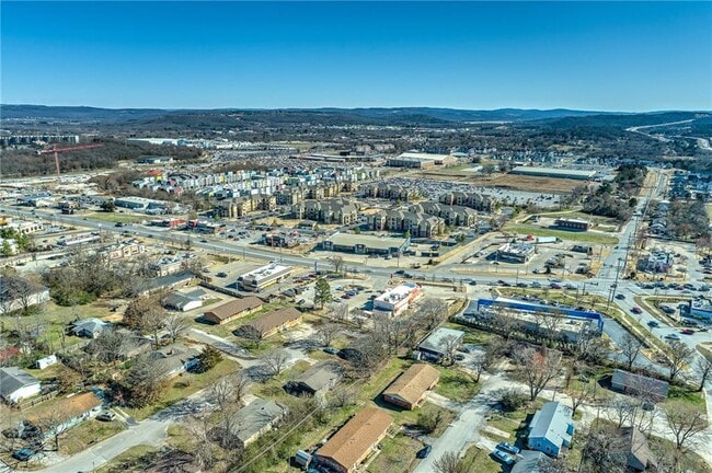 Building Photo - 1935 W Stone St