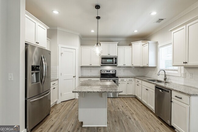 Building Photo - 6459 Wildwood Trail