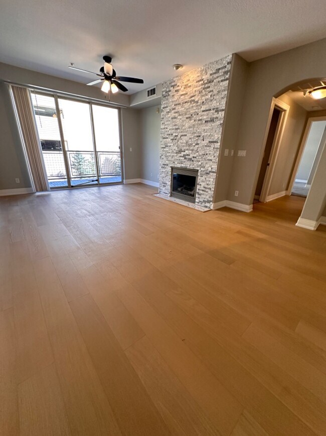 This stunning 2bedroom, 2bathroom condo 9079 E Panorama Cir