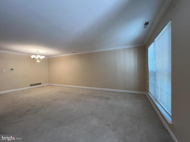 Building Photo - 243 Copper Beech Dr