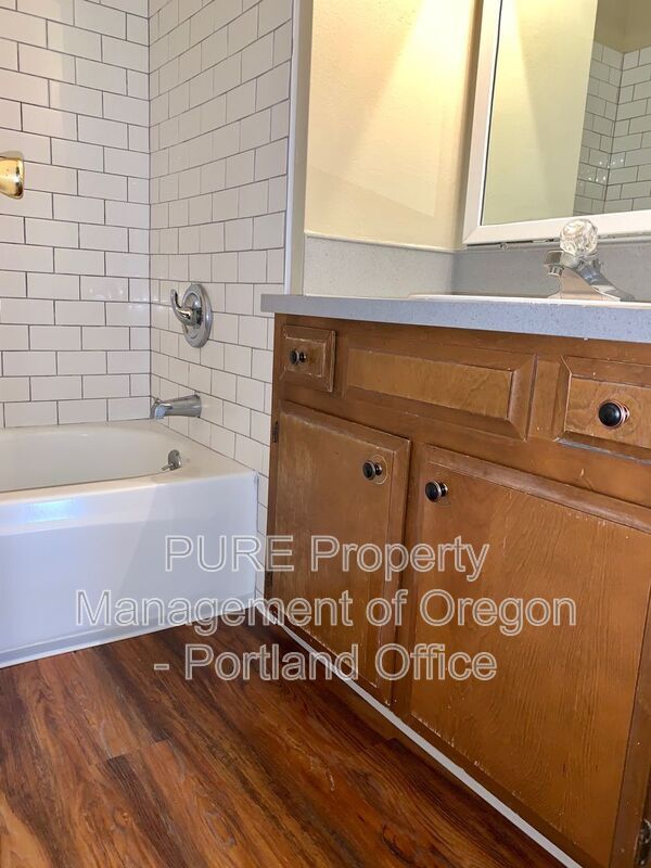 Building Photo - 2143 SW Townsend Ct