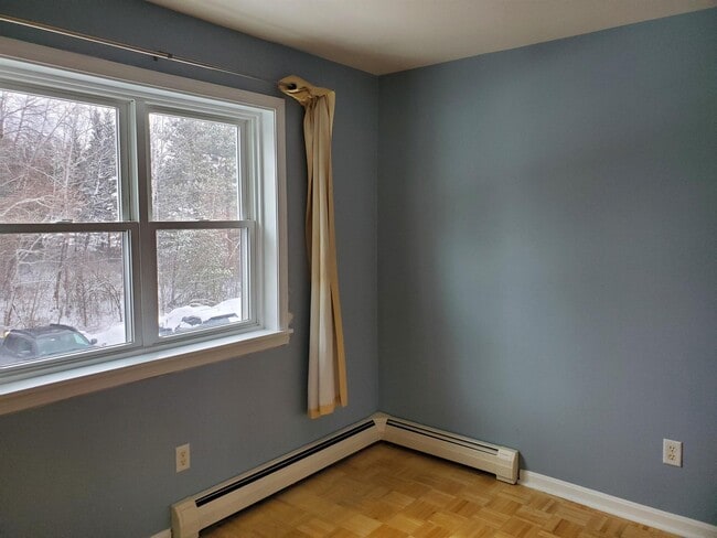 Building Photo - 220 Mascoma St