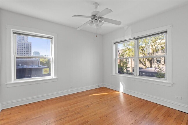 Building Photo - 2453 N Clark-2