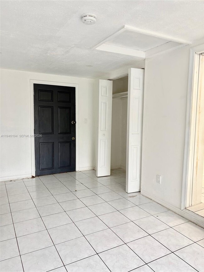 Building Photo - 1332 NE 177th St