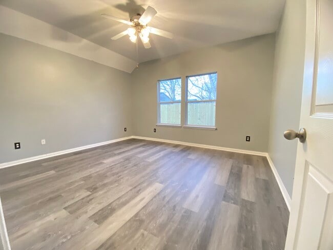 Building Photo - 4031 Raspberry Ct