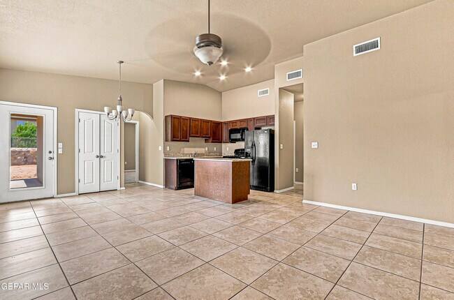 Building Photo - 7008 Faxon Dr