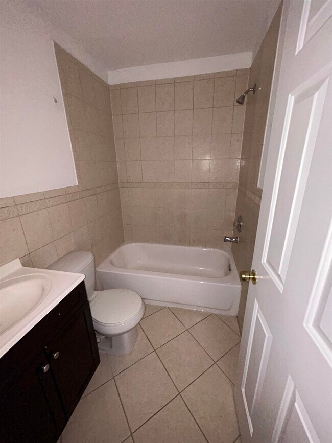 Building Photo - 227 Liberty Ave